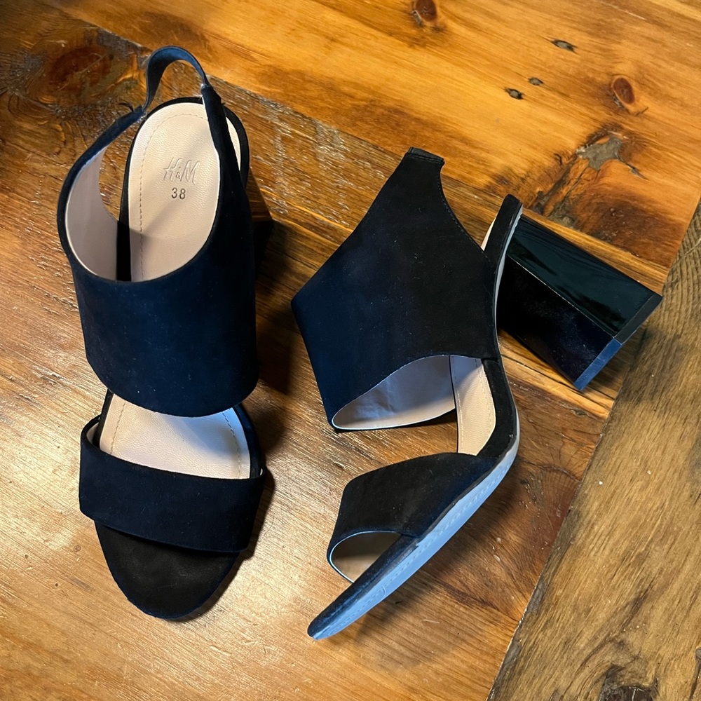 H&M black sling-back shoe - Picture 4 of 7